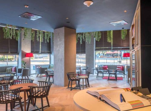 Obchodno-reštauračný priestor v Hoteli Park Inn by Radisson Danube, BA I