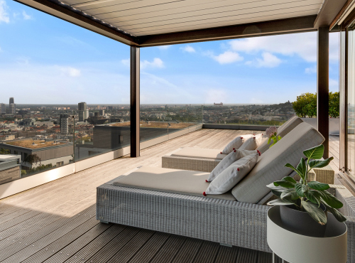 Zahraničné nehnuteľnosti - Unikátny penthouse s terasou a panoramatickým výhľadom, BA III – Koliba