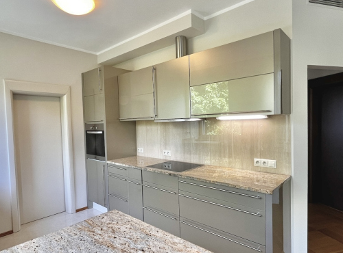 Elegant apartment in Diplomat Park, BA I – Old Town
